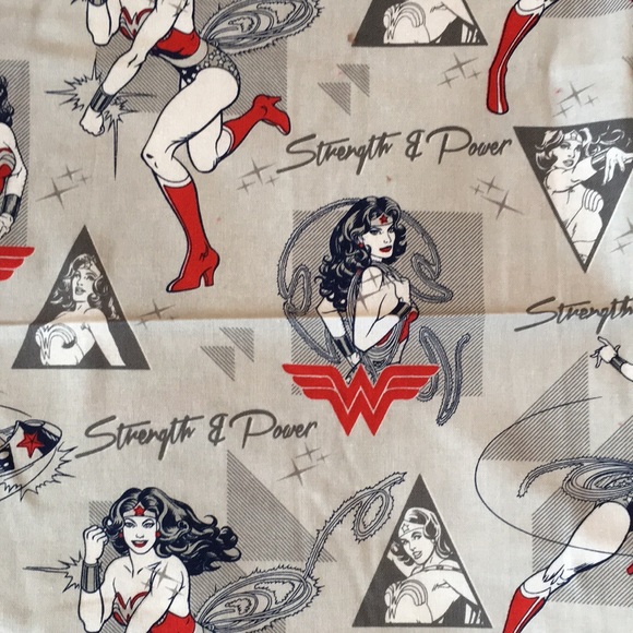 Wonder Woman DC Comics Quilting Fabric - Picture 12 of 13